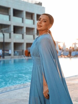 Shokran Mortga Instagram - 🌊
Dress @libeirutcouture @maison7.official
Jewellery @or.di.rima
Stylist @hamzahafezstylist
Glam @zeinaibrahim_beauty
📸 @ishots_by_angelo