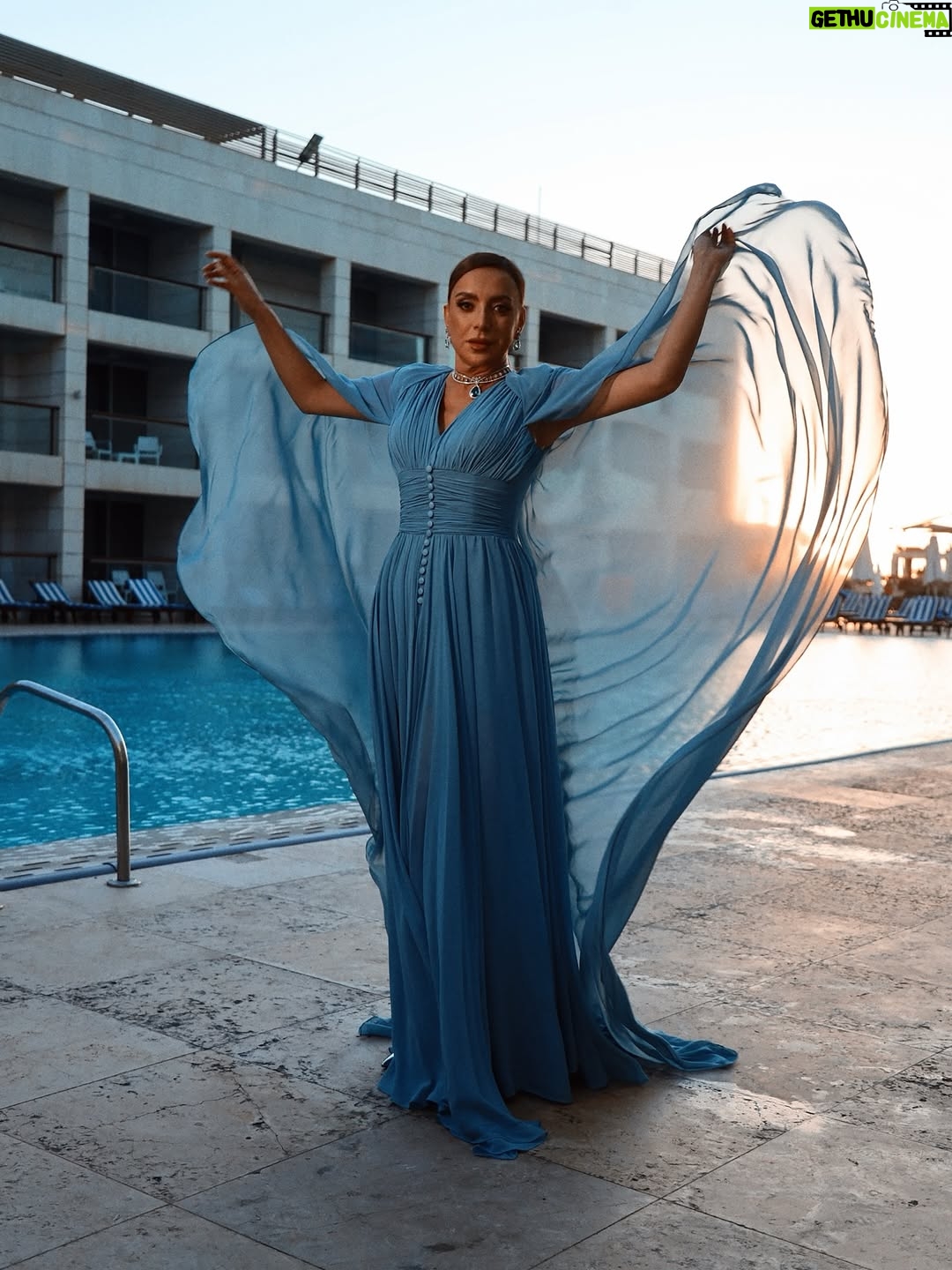 Shokran Mortga - 58K Likes - 🌊

Dress @libeirutcouture @maison7.official 
Jewellery @or.di.rima
Stylist @hamzahafezstylist
Glam @zeinaibrahim_beauty 
📸 @ishots_by_angelo