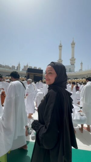 Shouk Al Hadi Instagram - الحمدلله على تمام العمرة ، اللهُم اجعلها عمرةٍ مقبولة وسعياً مشكوراً وذنباً مغفوراً ودعاءً مُستجاباً🤍 .