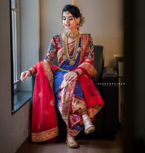 Shraddha Takke Patil Instagram - साज ❤️
.
.
.
Inframe - @takkeshraddha17
.
Mua - @deepalirakeshbharate
.
📸 - @sandeephirapphotography
.
.
.
#shraddhatakke #post #marathi #marathimulgi #pic #likeforlikes #marathitradition #pose #traditional #followforfollowback #marathiculture #viral #feed #explore #marathiinspirations #marathilook