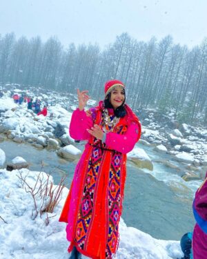 Shraddha Takke Patil Instagram - Aaye ho kis bagiyase 💖
.
.
.
.
.
#shraddhatakke #💜 #post #manali #likeforlikes #likesforlike #marathi #instagood #instagram #pictureoftheday #pictures #foryou #feedfeed