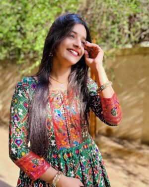 Shraddha Takke Patil Instagram - 🌹💚
.
.
.
.
.
.
#shraddhatakke #marathi #marathimulgi #pic #feed #instagram #viral #pictures #likesforlike #like #pose #traditional #explore #smile #instagood