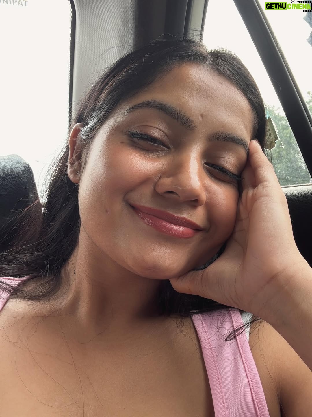 Shraddha Yadav - 5.8K Likes - Unseen bits📸✨
Grateful for these people who turned a new place into comfort💫

#explorepage #explore #foryou #foryoupage