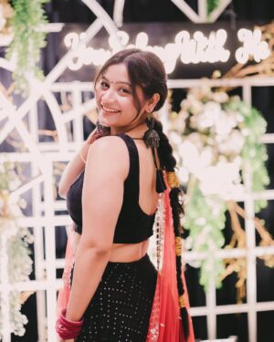 Shraddha Yadav Instagram - Mundeya ve, ho na mere peeche lattoo🙈
(Explorepage,explore,foryou,foryoupage,trendingnow,trending)
#explorepage✨ #explore #foryou #foryoupage #trending #trendingnow