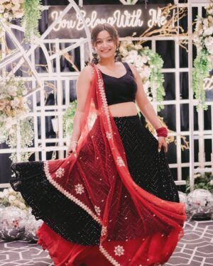 Shraddha Yadav Instagram - Mundeya ve, ho na mere peeche lattoo🙈
(Explorepage,explore,foryou,foryoupage,trendingnow,trending)
#explorepage✨ #explore #foryou #foryoupage #trending #trendingnow