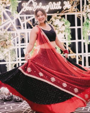 Shraddha Yadav Instagram - Mundeya ve, ho na mere peeche lattoo🙈
(Explorepage,explore,foryou,foryoupage,trendingnow,trending)
#explorepage✨ #explore #foryou #foryoupage #trending #trendingnow