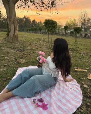 Shraddha Yadav Instagram - Flower time of the year🌸✨🥹
(Explorepage, explore, foryoupage, foryou, trending,trendingnow)
#explorepage #explore #foryoupage #foryou #trending #trendingnow