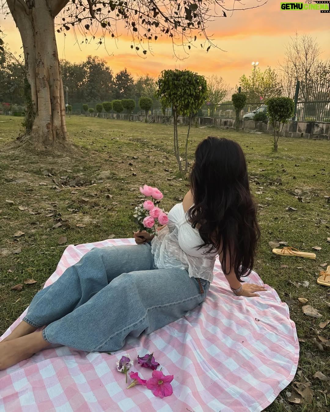 Shraddha Yadav - 8.8K Likes - Flower time of the year🌸✨🥹

(Explorepage, explore, foryoupage, foryou, trending,trendingnow)
#explorepage #explore #foryoupage #foryou #trending #trendingnow