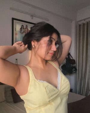 Shraddha Yadav Instagram - Pastel szn✨💛
(Explorepage,explore,foryoupage, foryou, trending, trendingnow)
#explorepage #explore #foryoupage #foryou #trending #trendingnow