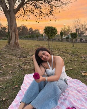 Shraddha Yadav Instagram - Flower time of the year🌸✨🥹
(Explorepage, explore, foryoupage, foryou, trending,trendingnow)
#explorepage #explore #foryoupage #foryou #trending #trendingnow