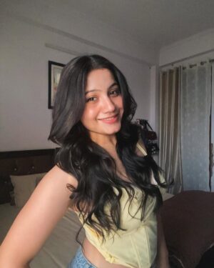 Shraddha Yadav Instagram - Pastel szn✨💛
(Explorepage,explore,foryoupage, foryou, trending, trendingnow)
#explorepage #explore #foryoupage #foryou #trending #trendingnow