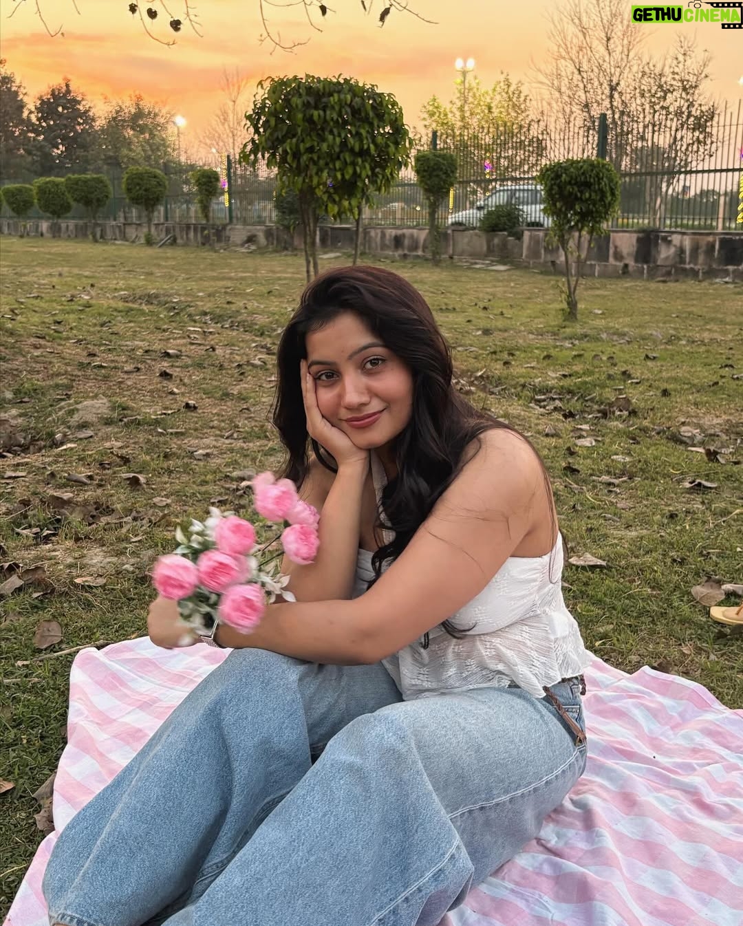 Shraddha Yadav - 8.8K Likes - Flower time of the year🌸✨🥹

(Explorepage, explore, foryoupage, foryou, trending,trendingnow)
#explorepage #explore #foryoupage #foryou #trending #trendingnow