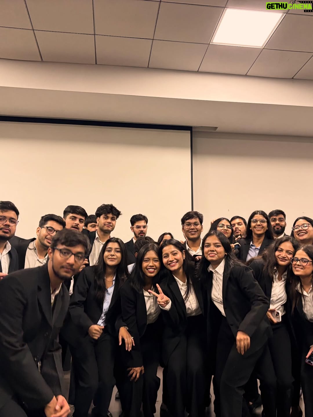 Shraddha Yadav - 5.8K Likes - Unseen bits📸✨
Grateful for these people who turned a new place into comfort💫

#explorepage #explore #foryou #foryoupage
