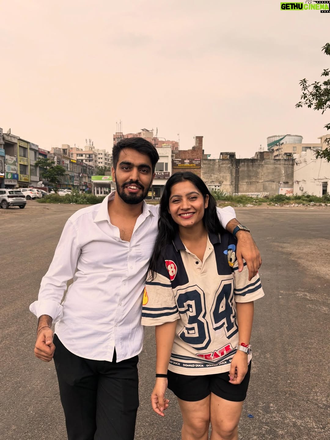 Shraddha Yadav - 5.8K Likes - Unseen bits📸✨
Grateful for these people who turned a new place into comfort💫

#explorepage #explore #foryou #foryoupage