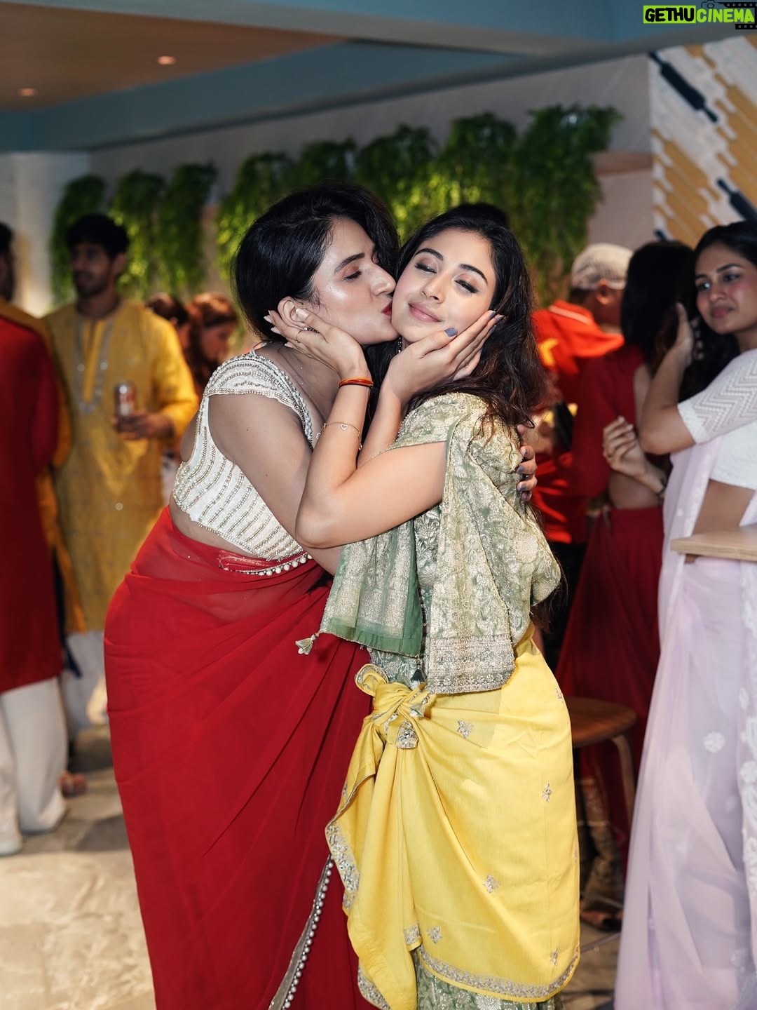 Shreya Kalra - 147.9K Likes - Agle baras tu jaldi aa ❤️
.
.
.
Outfit - @kikibyishikaagrawal