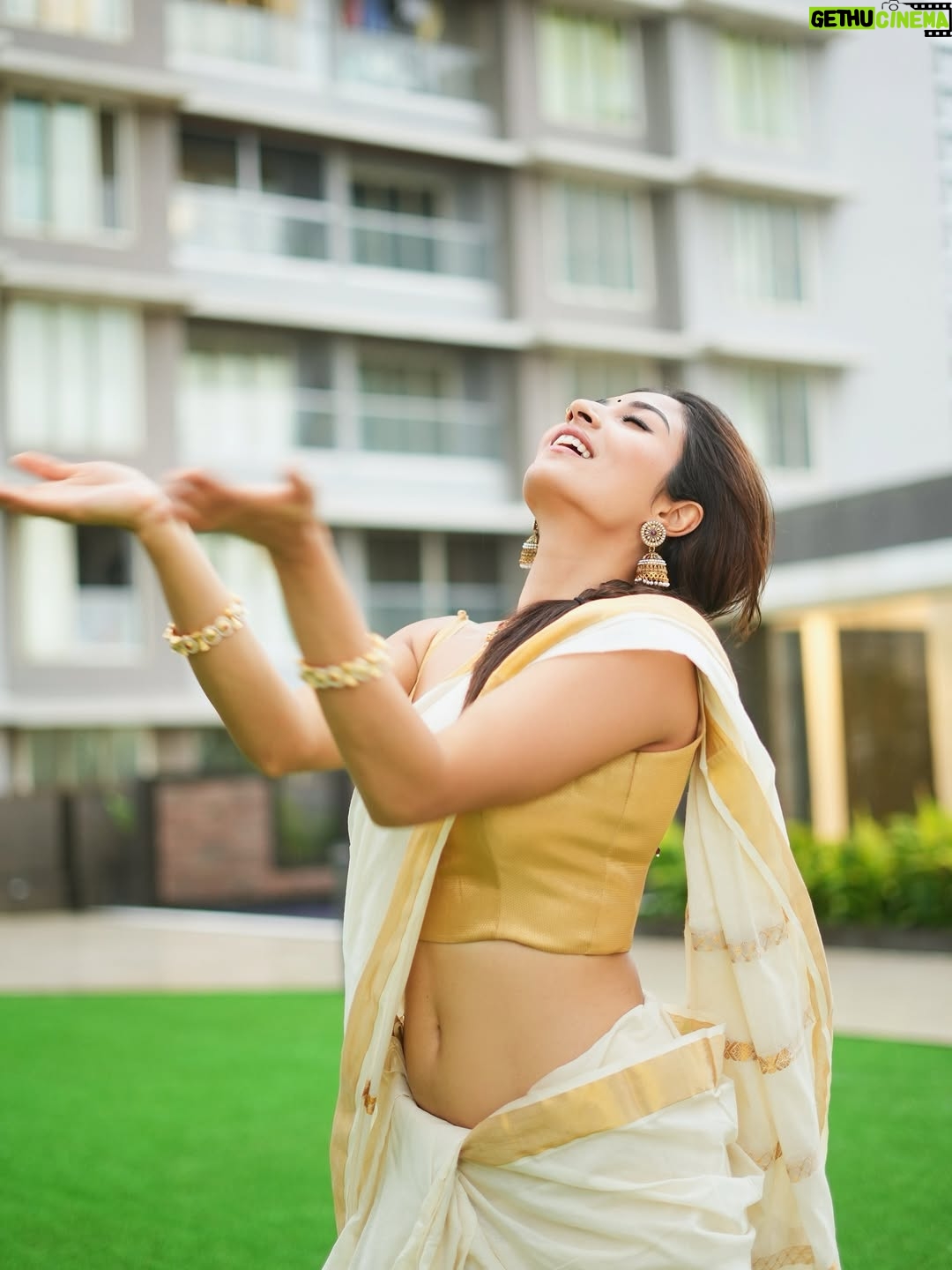 Shreya Kalra - 165.8K Likes - let him go if he hasn’t dedicated this song to you yet 🥰
.
.
.
📷- @rohit__photography____ @official.khushal.photography 
Hair Makeup - @thethakurain