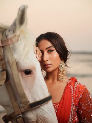 Shreya Kalra Instagram - Tere Hi Jese Lagte Hen Sare ā¤ļøāš©¹
.
.
.
Outfit - @kikibyishikaagrawal
š·- @damnhapppy @official.khushal.photography
Makeup & Hair - @thethakurain