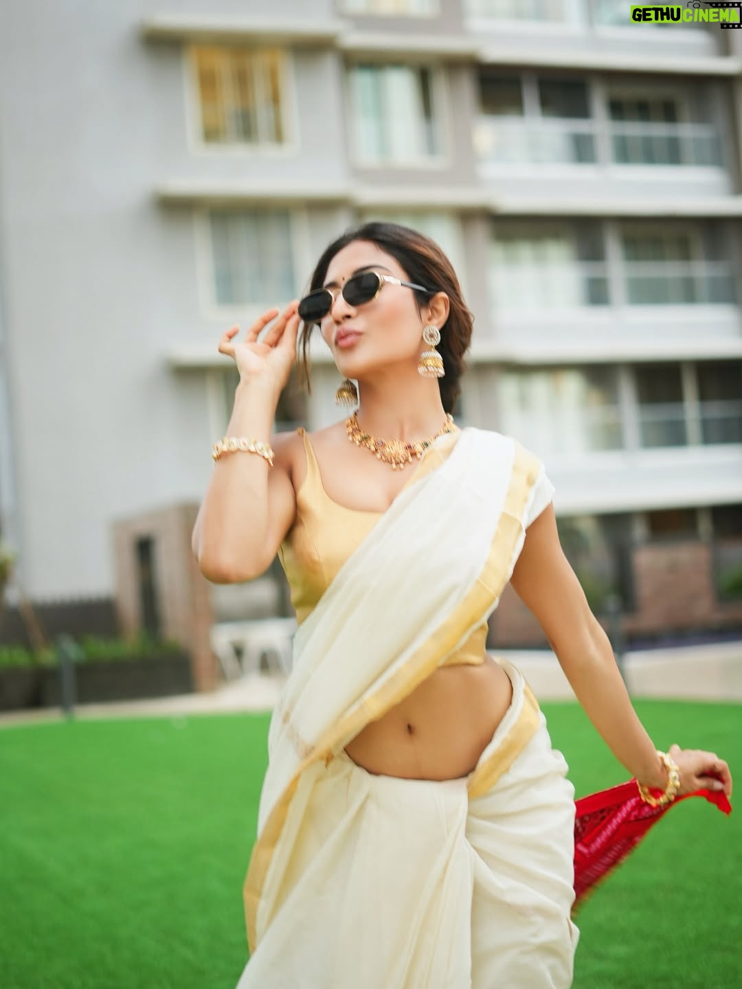Shreya Kalra - 165.8K Likes - let him go if he hasn’t dedicated this song to you yet 🥰
.
.
.
📷- @rohit__photography____ @official.khushal.photography 
Hair Makeup - @thethakurain