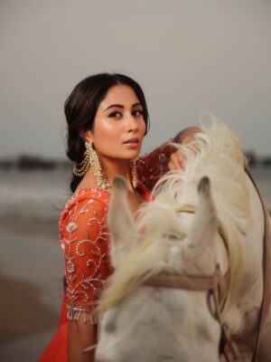 Shreya Kalra Instagram - Tere Hi Jese Lagte Hen Sare ā¤ļøāš©¹
.
.
.
Outfit - @kikibyishikaagrawal
š·- @damnhapppy @official.khushal.photography
Makeup & Hair - @thethakurain