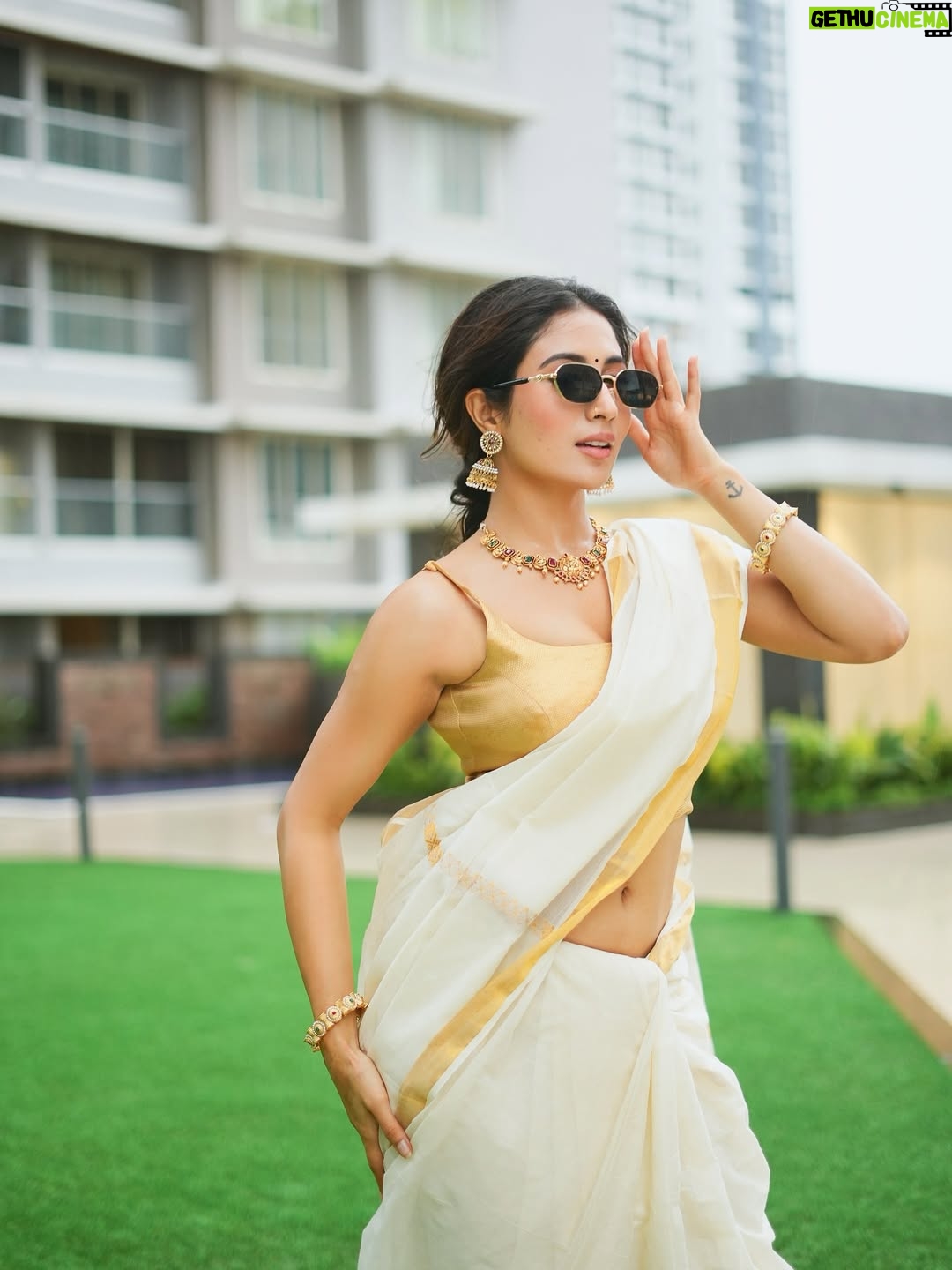 Shreya Kalra - 165.8K Likes - let him go if he hasn’t dedicated this song to you yet 🥰
.
.
.
📷- @rohit__photography____ @official.khushal.photography 
Hair Makeup - @thethakurain