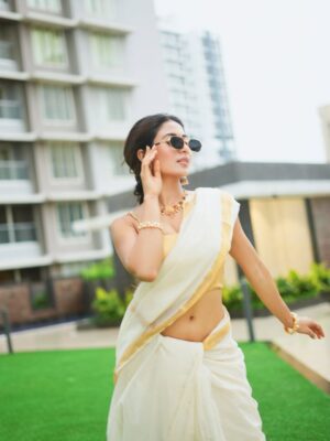 Shreya Kalra Instagram - let him go if he hasnāt dedicated this song to you yet š„°
.
.
.
š·- @rohit__photography____ @official.khushal.photography
Hair Makeup - @thethakurain