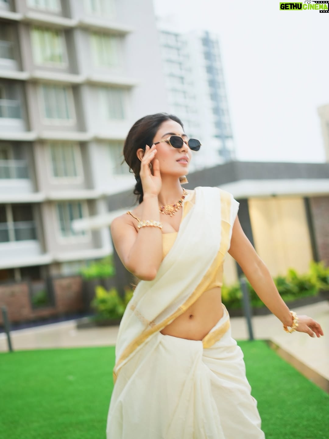 Shreya Kalra - 165.8K Likes - let him go if he hasn’t dedicated this song to you yet 🥰
.
.
.
📷- @rohit__photography____ @official.khushal.photography 
Hair Makeup - @thethakurain