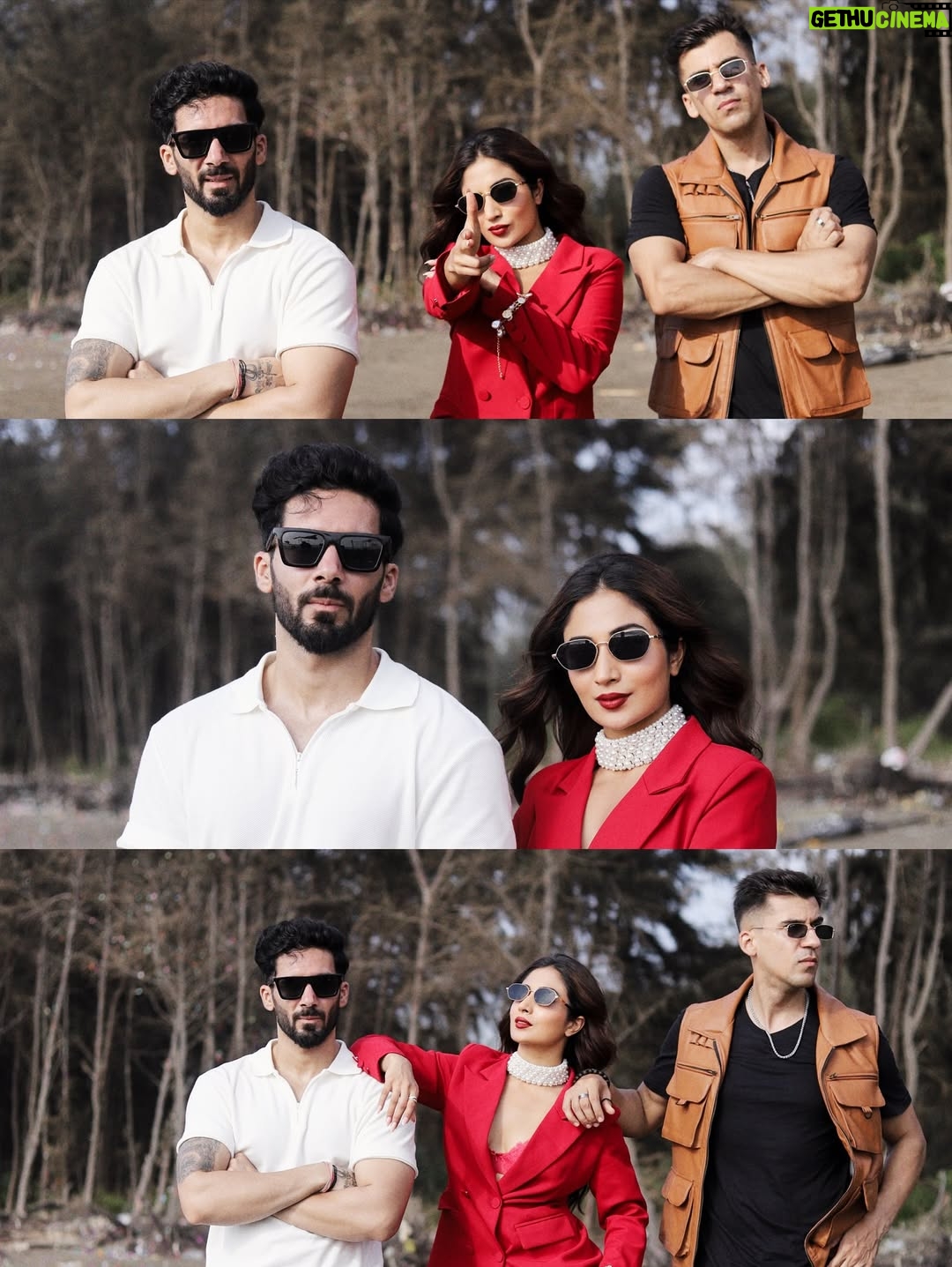 Shreya Kalra - 170.6K Likes - Signing off as insiders for this season,  what a ride it’s been! 
.
.
Congratulations @fun.with.gullu.g & @elvish_yadav for winning it 🔥

Outfit - @chic_and_brat