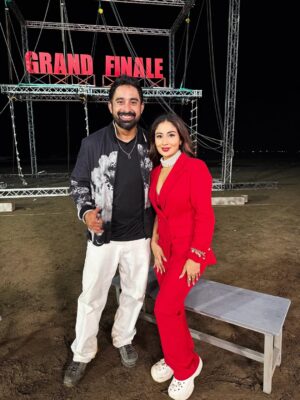 Shreya Kalra Instagram - Signing off as insiders for this season, what a ride itās been!
.
.
Congratulations @fun.with.gullu.g & @elvish_yadav for winning it š„
Outfit - @chic_and_brat