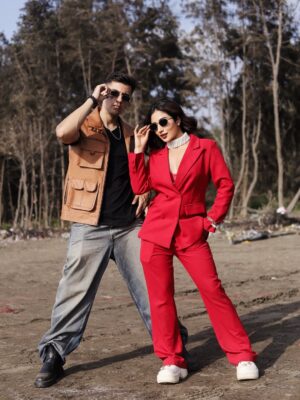 Shreya Kalra Instagram - Signing off as insiders for this season,  what a ride it’s been! 
.
.
Congratulations @fun.with.gullu.g & @elvish_yadav for winning it 🔥

Outfit - @chic_and_brat