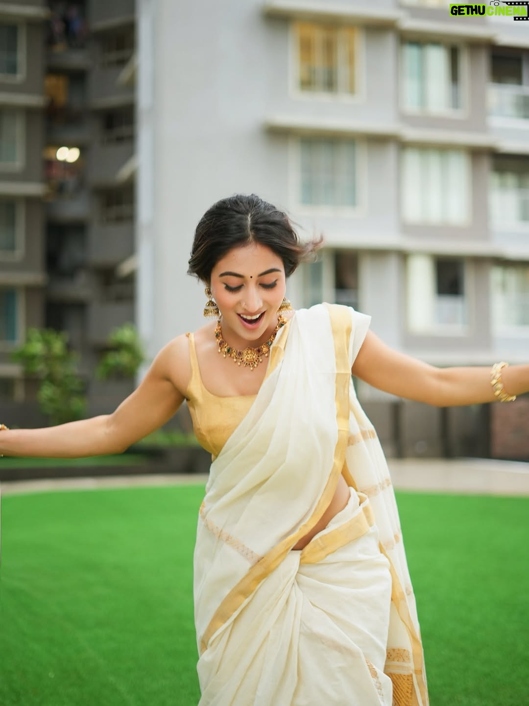 Shreya Kalra - 165.8K Likes - let him go if he hasn’t dedicated this song to you yet 🥰
.
.
.
📷- @rohit__photography____ @official.khushal.photography 
Hair Makeup - @thethakurain