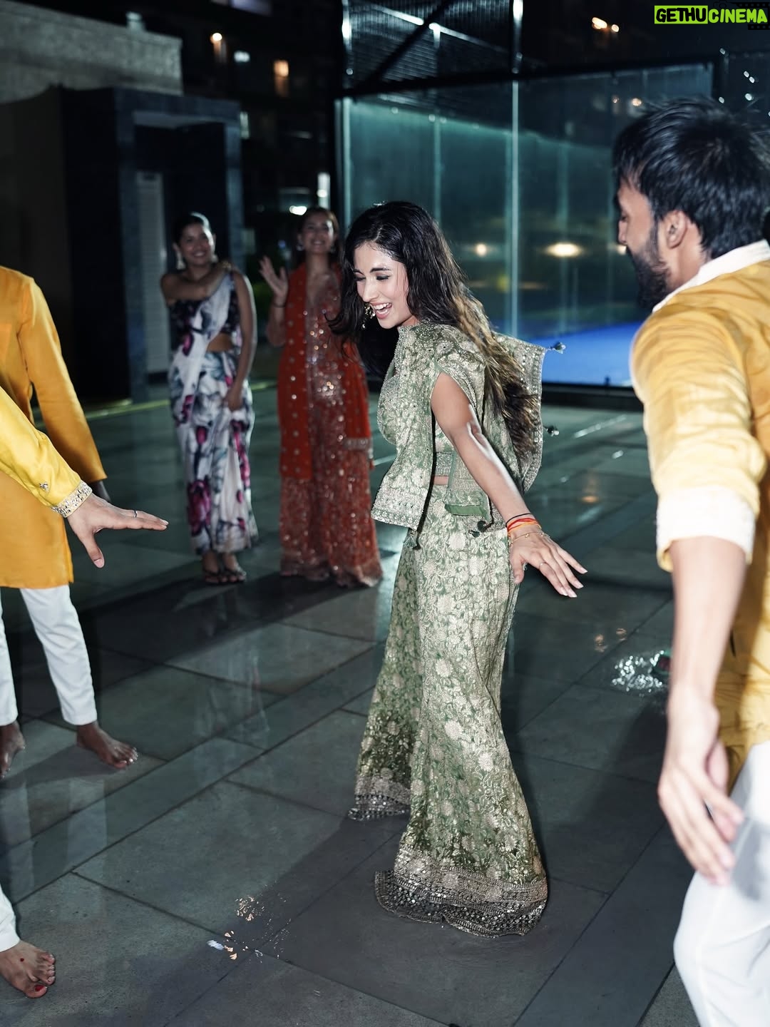 Shreya Kalra - 147.9K Likes - Agle baras tu jaldi aa ❤️
.
.
.
Outfit - @kikibyishikaagrawal