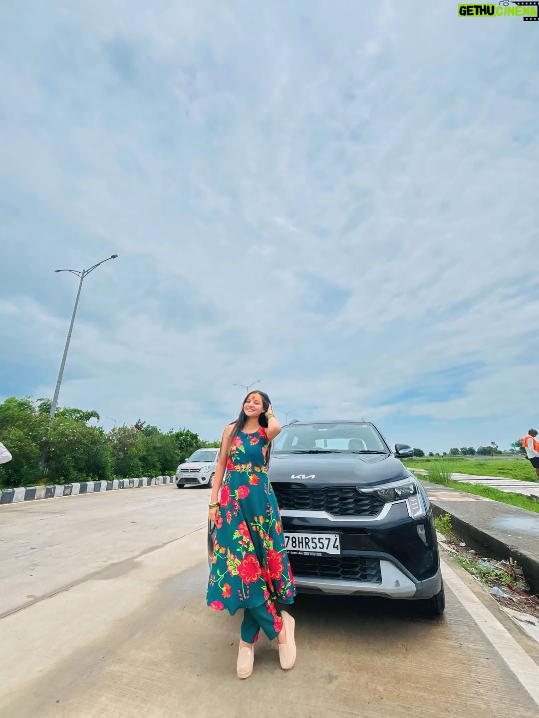 Shreya Pal - 9.8K Likes - Love You Bholenath Ji 🔱❤️
.
.
.
.
.
.
.

.
#trending #instagram #kia #shreyapal65 #green #greenery #insta #baghel #gadariya #pal #suit #love #kanpur