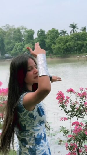 Shreya Pal Instagram - Goli 🔫
.
.
.
#shreyapal65 #tag #reels #reel #fyp #foryou #dance #expression