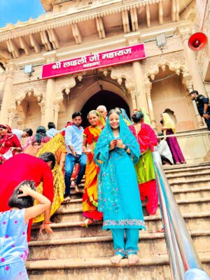 Shreya Pal Instagram - Jai shree Radha Madhav❣️
.
.
.
.
.
#vrindawan #radha #radhashyam #mathura #shreyapal65 #devotional #love #krishna #radharani