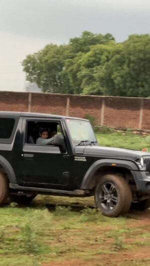 Shreya Pal Instagram - Ab App he Comment mai thoda thoda bol do 😁♥️🔥
.
.
.
#shreyapal65 #tag #reels #reel #fyp #foryou #thar #drift #love #black #thargirl
