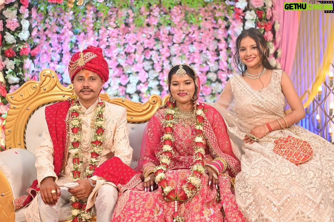 Shreya Pal - 9.7K Likes - Bhabhi Ghar Aa gyi guys 😍♥️😁
.
.
.
#photo #photoshoot #love #wedding