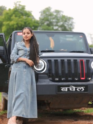 Shreya Pal Instagram - “Kabhi kabhi kho jana chahiye ,Pta chale hamari talalash kisko Hain 🦋 “
.
.
.
.
.
.
.
#trending #instagram #thar #shreyapal65 #blacklover #insta #baghel #gadariya #pal #denim #spects #love #mp #gwalior