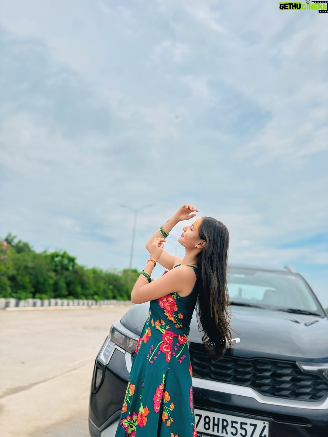 Shreya Pal - 9.8K Likes - Love You Bholenath Ji 🔱❤️
.
.
.
.
.
.
.

.
#trending #instagram #kia #shreyapal65 #green #greenery #insta #baghel #gadariya #pal #suit #love #kanpur