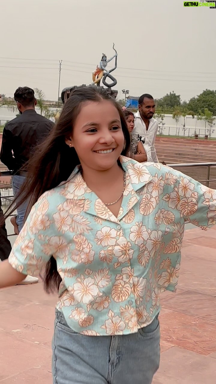 Shreya Pal - 10.2K Likes - Chamkega Pura 😻😻
.
.
.
#shreyapal65 #tag #reels #reel #fyp #foryou #expression #trending #love #dance