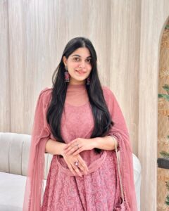 Shreya Sanghi Most Liked Photos and Posts