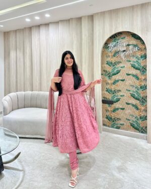Shreya Sanghi Instagram - गुलाबी 🌸🌸
.
.
.
.
.
.
.
.
.
.
.
.
.
.
.
.
.
.
.
.
.
.
.
#rakhioutfit #suit #jhumkas #weddingoutfit #ootd #weddingvibes #outfitoftheday #indianfashion #indianwedding #indianoutfit #ethnicwear #ethnicfashion #ethnicoutfit #accessories #ethnic #traditional #traditionalwear #sunkissed #indianweddings #indianwear #outfitinspiration #outfitinspo #fashionblogger #fashiongram #weddingwear #indianweddingbuzz #accessoriesoftheday #fyp #explore #pinterestaesthetic