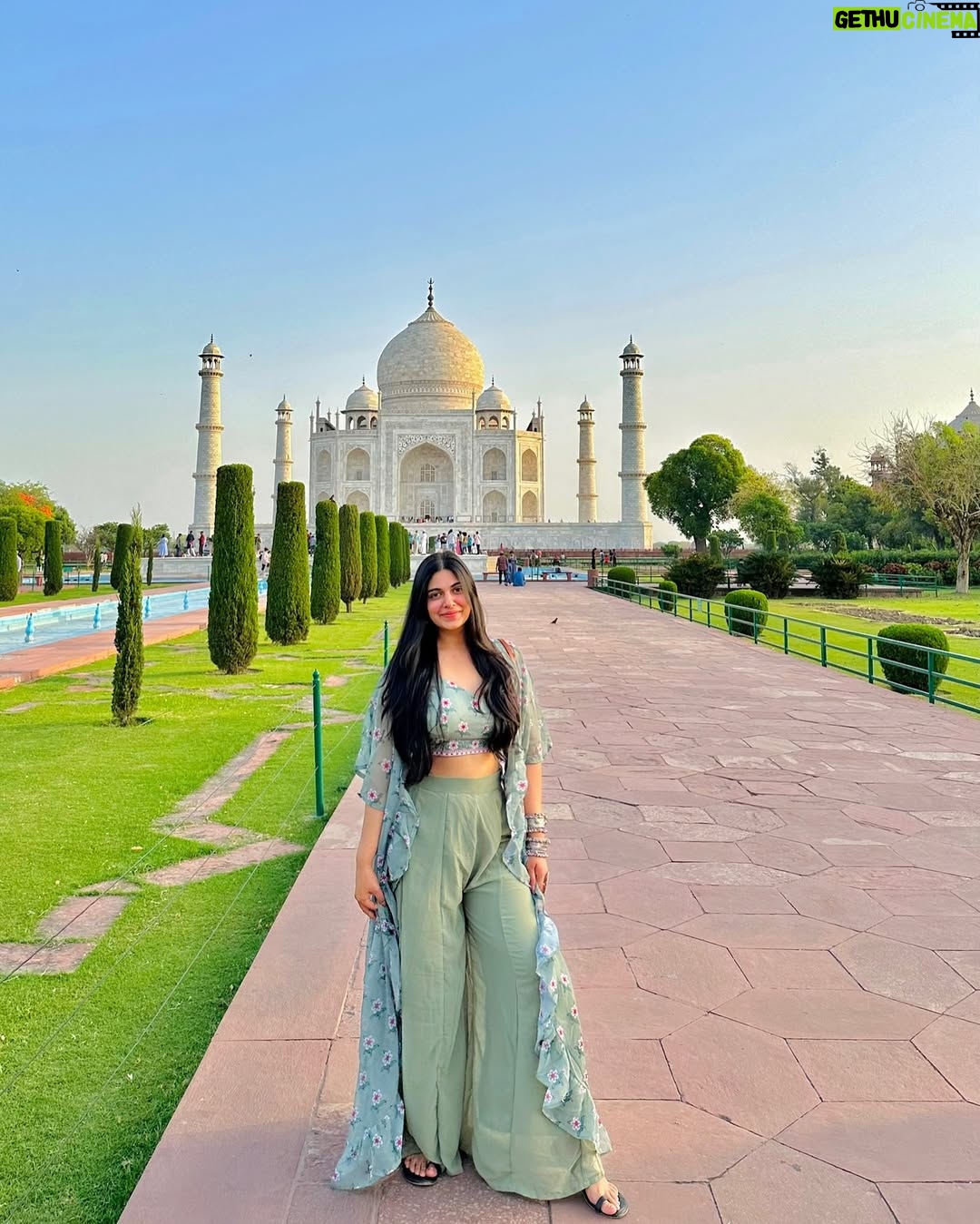 Shreya Sanghi - 76.6K Likes - Stone poetry 🤍✨

#tajmahal
.
.
.
.
.
.
.
.
.
.
.
.
#travelgram #india #indiatravelgram #agra #beauty #ootd #outfitoftheday #outfitinspiration #outfitinspo #monument #wonderoftheworld #indiapictures #indiatourism #incredibleindia #beauty #beautifuldestinations #indowestern #beautiful #sunkissed #tajmahalindia #travelblogger #travel #indiatravel #aesthetics #architecture #mughalarchitecture #art #timeless #serenity