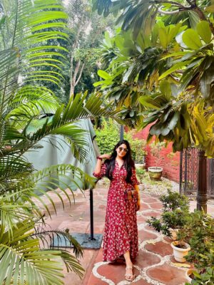 Shreya Sanghi Instagram - There are decades when nothing happens; and there are weeks when decades happen. 🤍
.
.
.
.
.
.
.
.
.
.
.
.
.
#beautifulday #nature #lunchdate #ootd #foodstagram #coffee #dessert #trees #beauty #delhi #delhidiaries #delhigram #beautiful #friends #girlfriends #dayout #food #outfitoftheday #fun #goodvibes #allsmiles #art #artwork #artsy #artworks #artgallery #artlovers #goodfood #coffeedate #delhiblogger