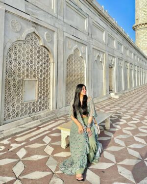Shreya Sanghi Instagram - Stone poetry 🤍✨
#tajmahal
.
.
.
.
.
.
.
.
.
.
.
.
#travelgram #india #indiatravelgram #agra #beauty #ootd #outfitoftheday #outfitinspiration #outfitinspo #monument #wonderoftheworld #indiapictures #indiatourism #incredibleindia #beauty #beautifuldestinations #indowestern #beautiful #sunkissed #tajmahalindia #travelblogger #travel #indiatravel #aesthetics #architecture #mughalarchitecture #art #timeless #serenity