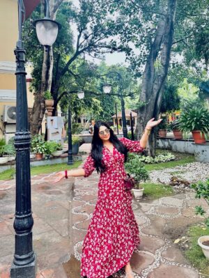 Shreya Sanghi Instagram - There are decades when nothing happens; and there are weeks when decades happen. 🤍
.
.
.
.
.
.
.
.
.
.
.
.
.
#beautifulday #nature #lunchdate #ootd #foodstagram #coffee #dessert #trees #beauty #delhi #delhidiaries #delhigram #beautiful #friends #girlfriends #dayout #food #outfitoftheday #fun #goodvibes #allsmiles #art #artwork #artsy #artworks #artgallery #artlovers #goodfood #coffeedate #delhiblogger