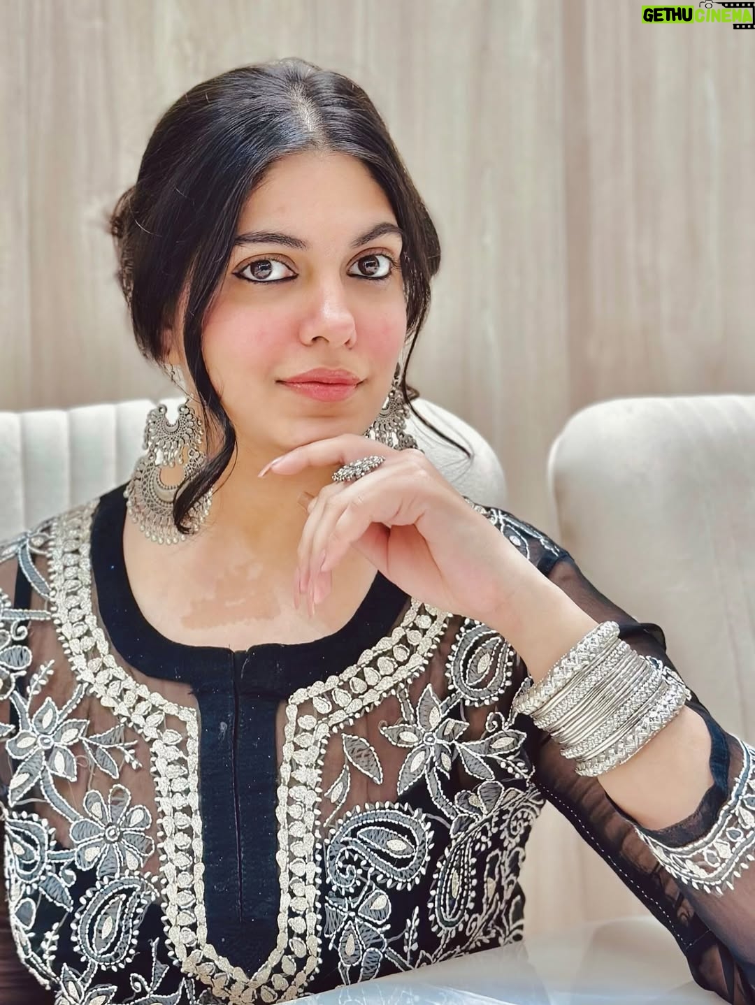 Shreya Sanghi - 1.7K Likes - Intimidation is an art. 👀

#kajal #lookoftheday
.
.
.
.
.
.
.
.
.
.
.
#makeup #makeuplooks #kohl #indianwear #oxidisedjewellery #oxidisedsilverjewellery #chikankari #chikanembroidery #chikankurti #eyes #ootd #weddingoutfit #indianwedding #indianweddingwear #indianoutfit #indowesternoutfit #indowestern #indowesternwear #accessories #accessoriesoftheday #fyp #explore
