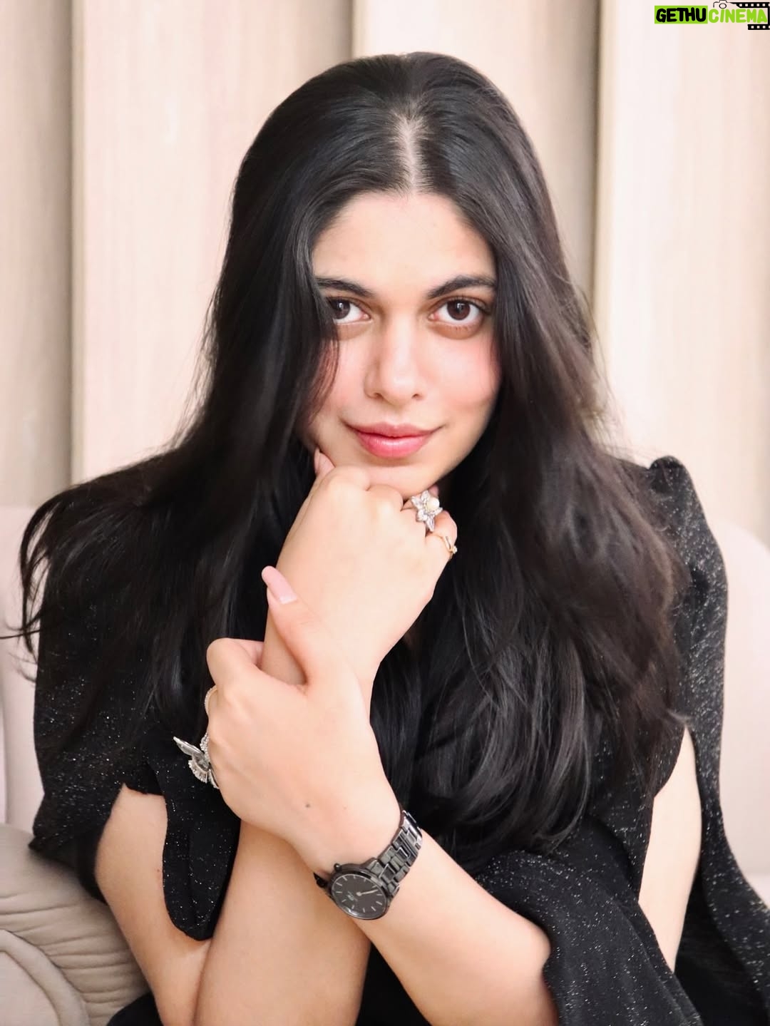 Shreya Sanghi - 1.3K Likes - Power unmasked :)
.
.
.
.
.
.
.
.
.
.
.
#allblack #ootd #shotoncanon #portraits #portrait #hairbeauty #portraiture #modeling #modelpose #intense #mood #moodygrams #outfitoftheday #outfitinspiration #ootdfashion #outfitinspo #goodhairday #model #lifestylemodel #dsirphotography #modellife #hairgoals #aesthetics #eyes #potd #instadaily #modelshoot #fyp #explore