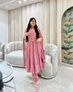Shreya Sanghi Instagram - गुलाबी 🌸🌸
.
.
.
.
.
.
.
.
.
.
.
.
.
.
.
.
.
.
.
.
.
.
.
#rakhioutfit #suit #jhumkas #weddingoutfit #ootd #weddingvibes #outfitoftheday #indianfashion #indianwedding #indianoutfit #ethnicwear #ethnicfashion #ethnicoutfit #accessories #ethnic #traditional #traditionalwear #sunkissed #indianweddings #indianwear #outfitinspiration #outfitinspo #fashionblogger #fashiongram #weddingwear #indianweddingbuzz #accessoriesoftheday #fyp #explore #pinterestaesthetic