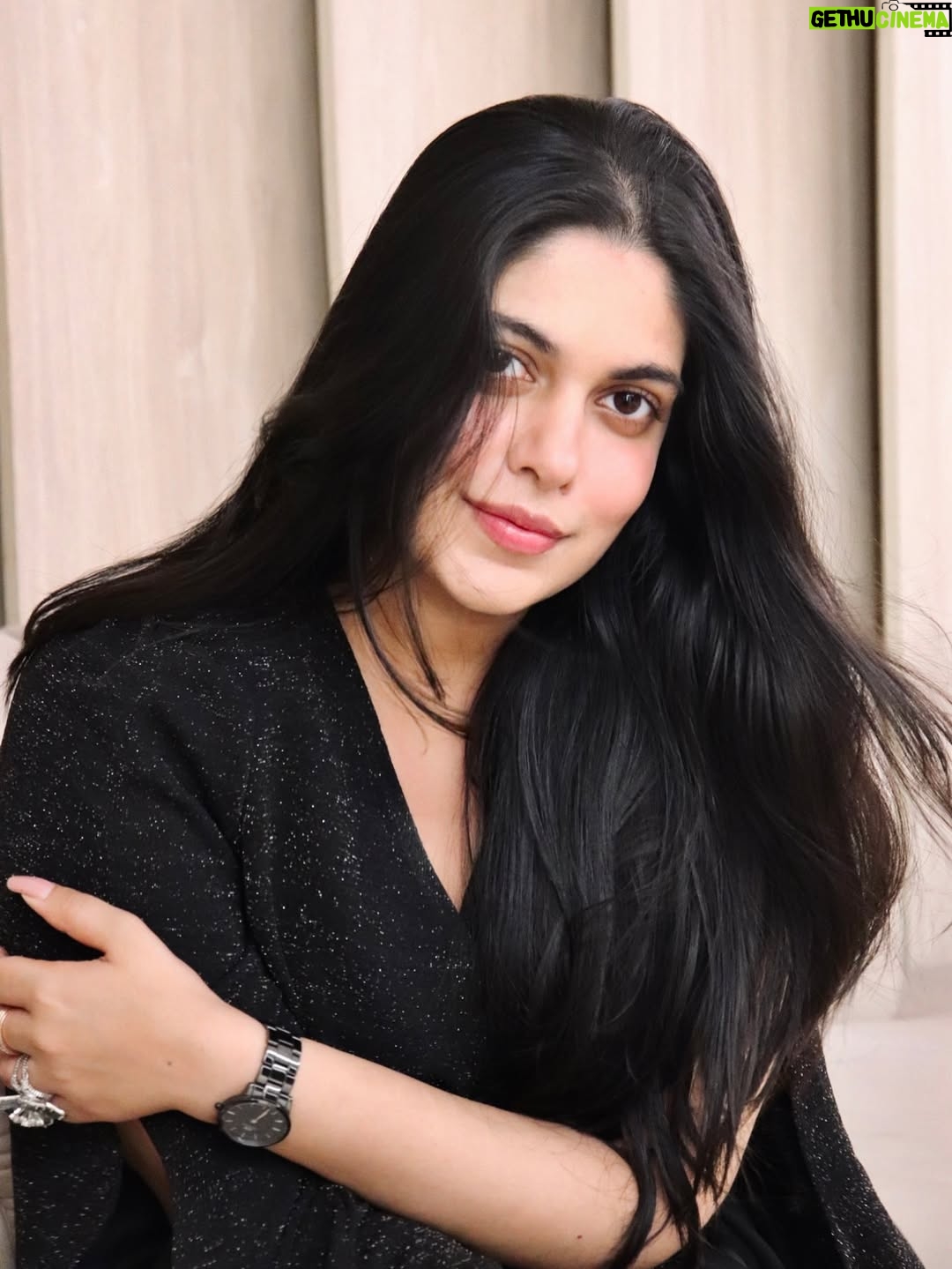Shreya Sanghi - 1.3K Likes - Power unmasked :)
.
.
.
.
.
.
.
.
.
.
.
#allblack #ootd #shotoncanon #portraits #portrait #hairbeauty #portraiture #modeling #modelpose #intense #mood #moodygrams #outfitoftheday #outfitinspiration #ootdfashion #outfitinspo #goodhairday #model #lifestylemodel #dsirphotography #modellife #hairgoals #aesthetics #eyes #potd #instadaily #modelshoot #fyp #explore