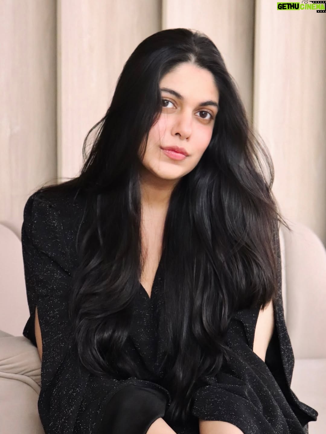 Shreya Sanghi - 1.3K Likes - Power unmasked :)
.
.
.
.
.
.
.
.
.
.
.
#allblack #ootd #shotoncanon #portraits #portrait #hairbeauty #portraiture #modeling #modelpose #intense #mood #moodygrams #outfitoftheday #outfitinspiration #ootdfashion #outfitinspo #goodhairday #model #lifestylemodel #dsirphotography #modellife #hairgoals #aesthetics #eyes #potd #instadaily #modelshoot #fyp #explore